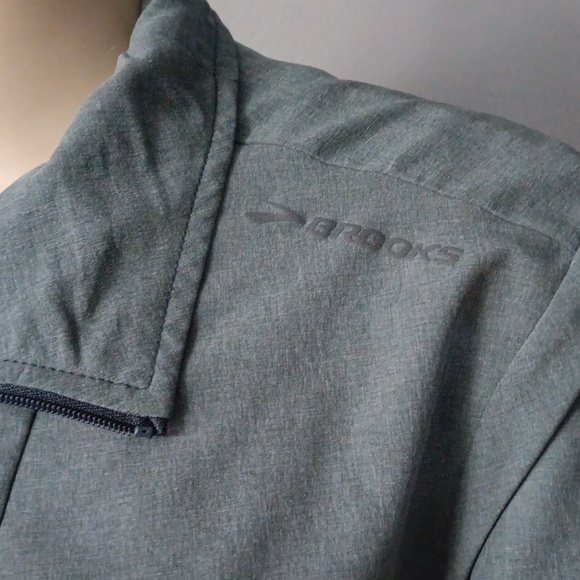 Womens Brooks Run Happy Jacket w/pockets/reflector - Picture 6 of 11